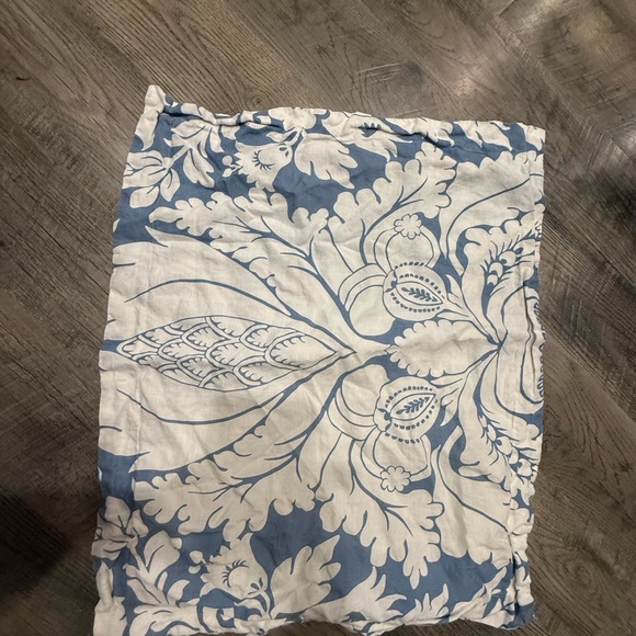 3 Pottery Barn Blue and Cream Floral standard shams - Picture 4 of 7